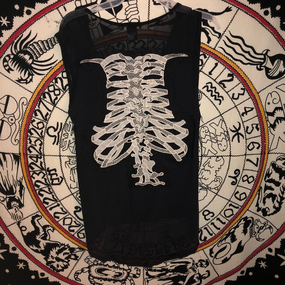 High low rib cage tank